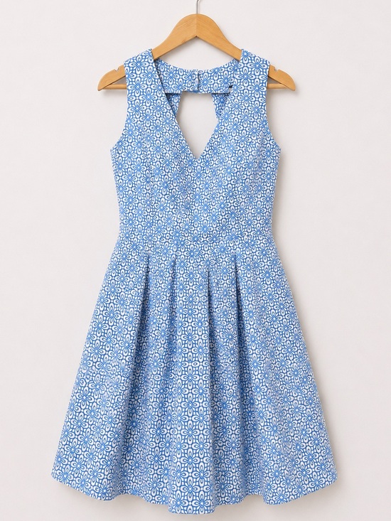 Banana Republic Dresses & Skirts - Banana Republic Blue White Fit & Flare Jacquard Dress Size 4 Sleeveless